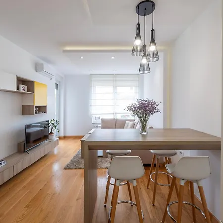 Modern Living Apt - Academic - Private Parking Novi Sad Exterior photo