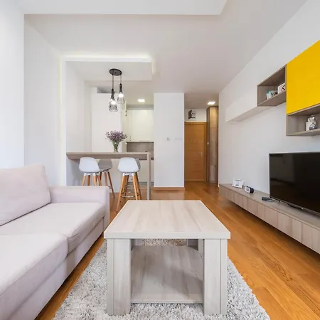 Modern Living Apt - Academic - Private Parking Novi Sad Exterior photo