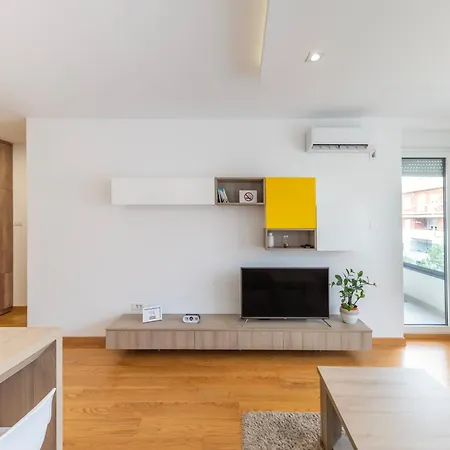Modern Living Apt - Academic - Private Parking Novi Sad Exterior photo