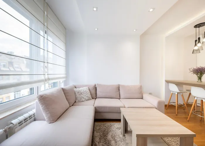 Modern Living Apt - Academic - Private Parking
