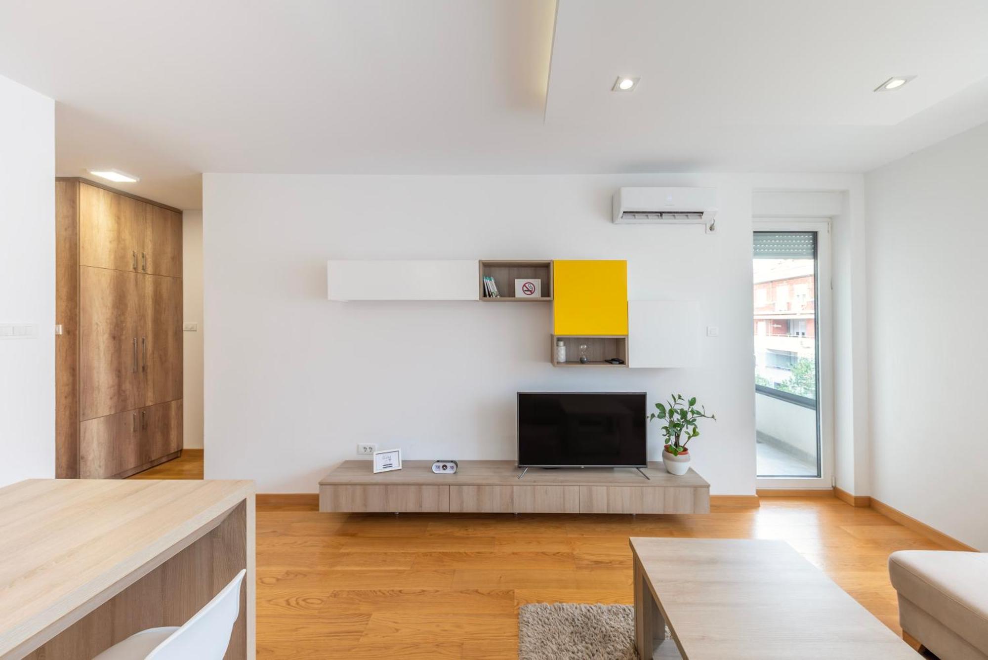Modern Living - Academic - Private Parking * Novi Sad