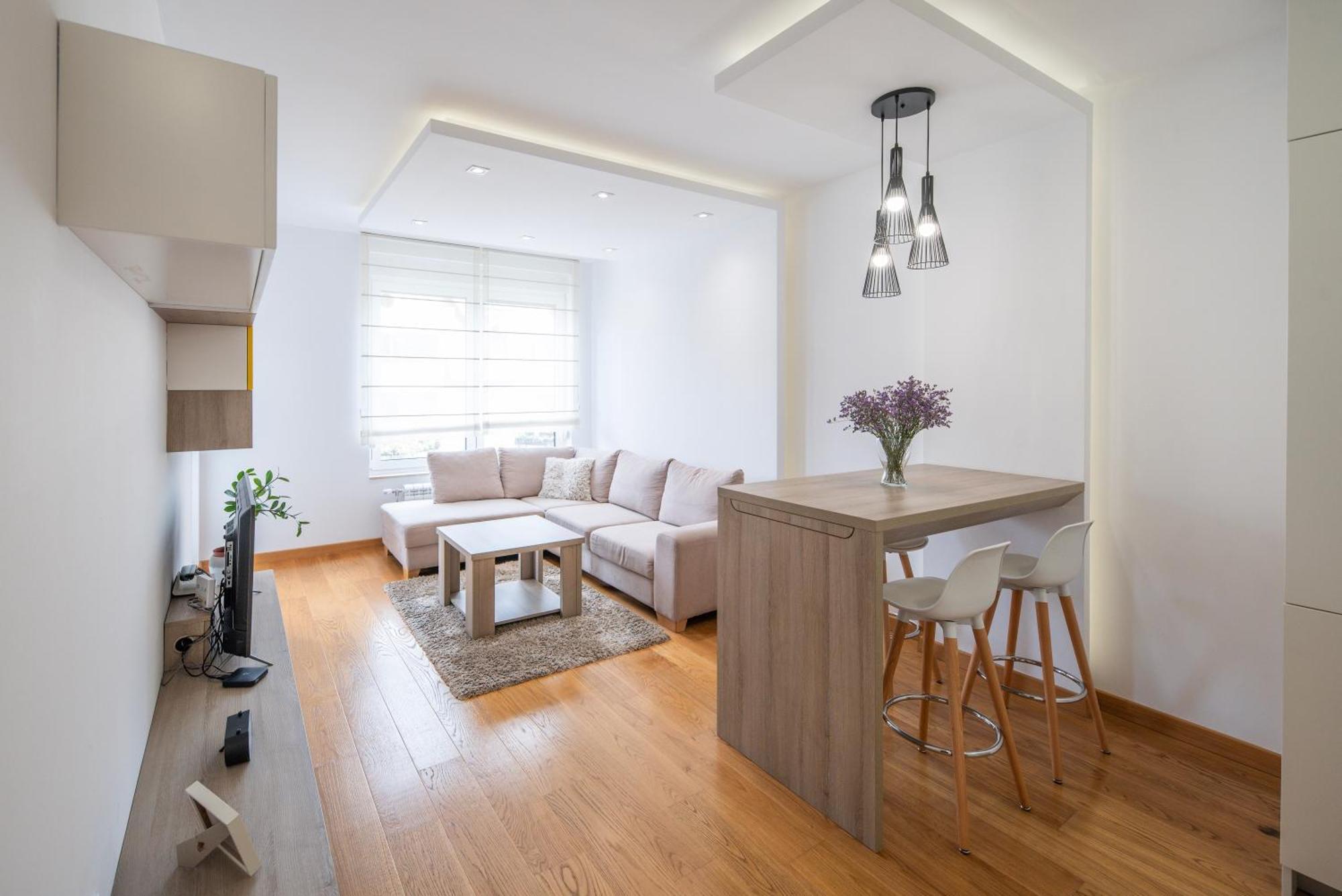 Modern Living - Academic - Private Parking *