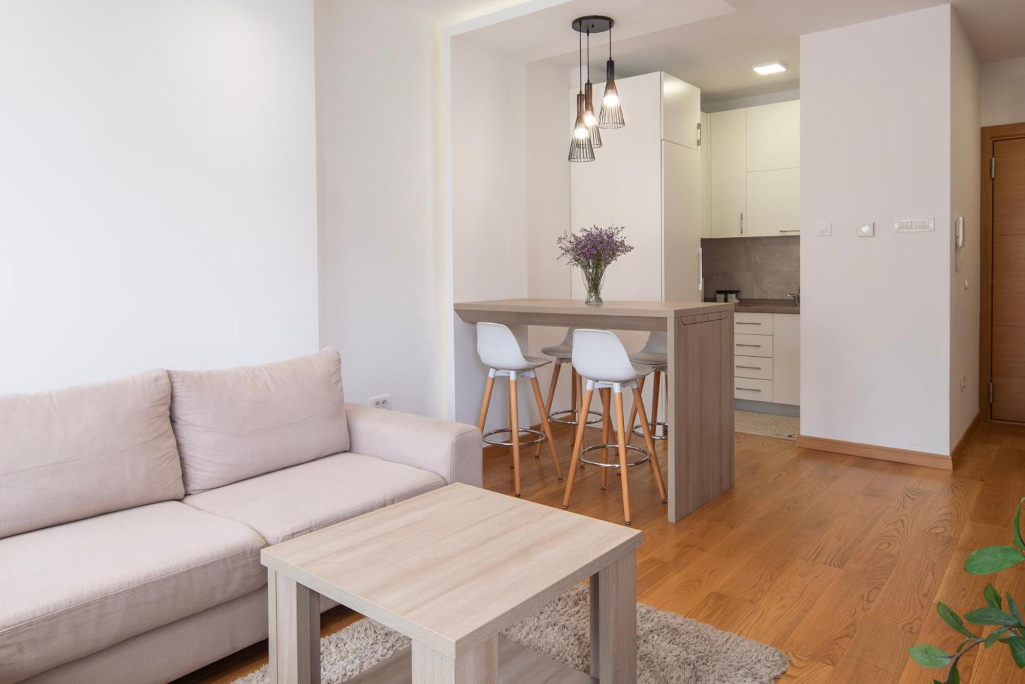 Modern Living - Academic - Private Parking